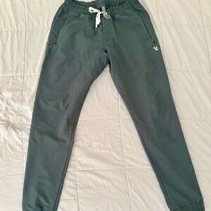 Vuori Men's Transit Jogger Dark Grey Pewter Size Small Sweatpants V417